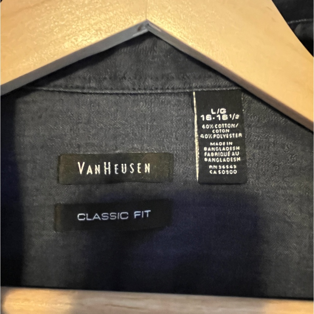 Van Heusen Men’s Button Down Shirt, Large - Picture 3 of 6
